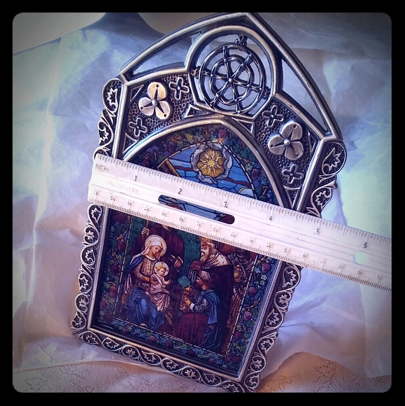 The Bradford Exchange Holiday Vintage Divine Light Stained Glass